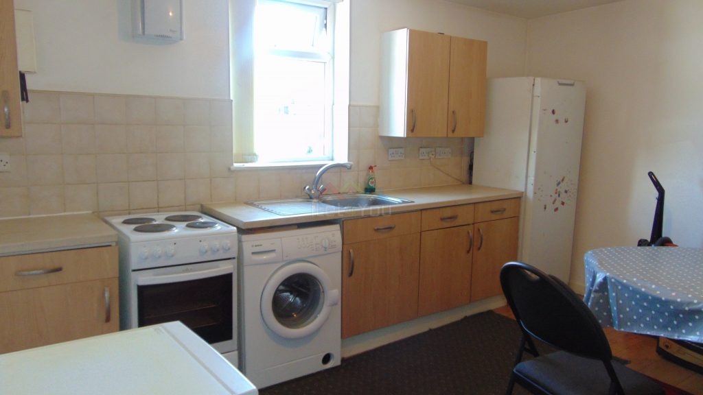2 Bedroom Flat To Rent Firth Park Road, Sheffield, S5 iLet4You