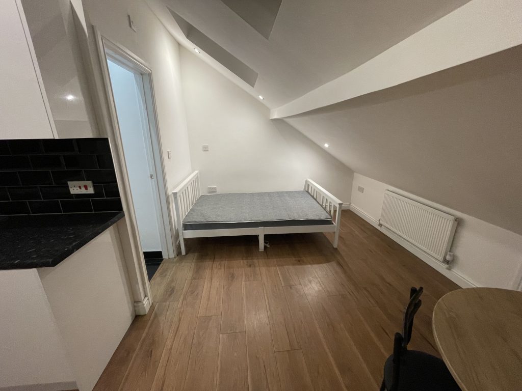 Studio Flat To Rent Meadowhead, Sheffield, S8 iLet4You Estate