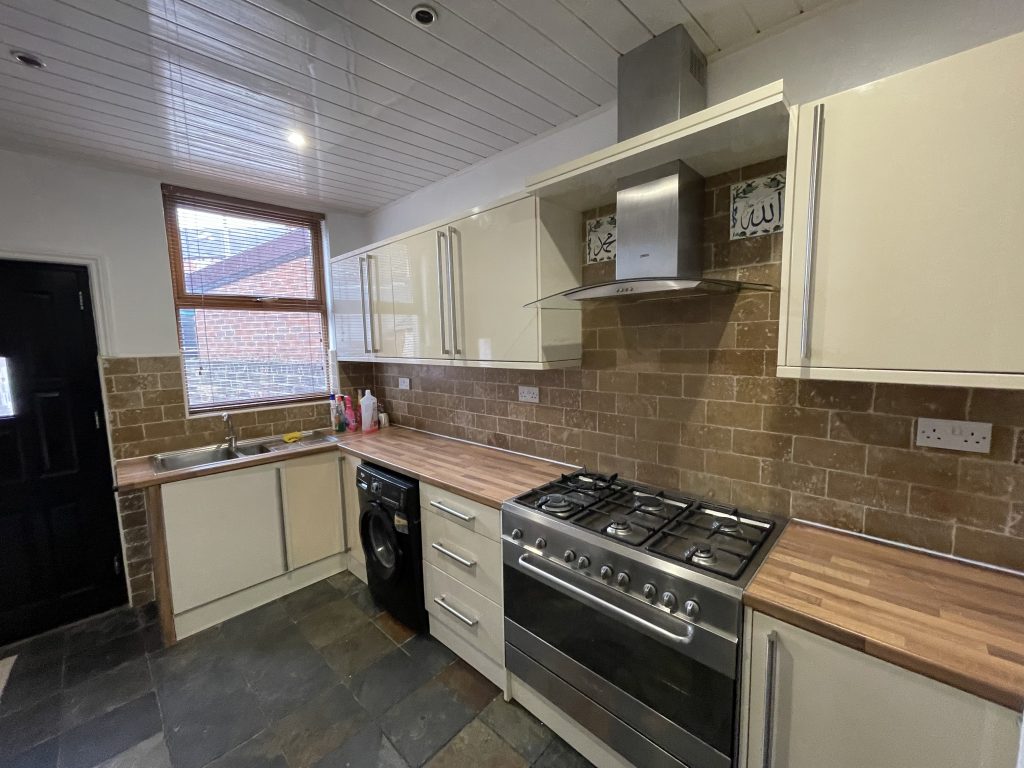 4 Bedroom SemiDetached House To Rent Barnsley Road, Sheffield, S4